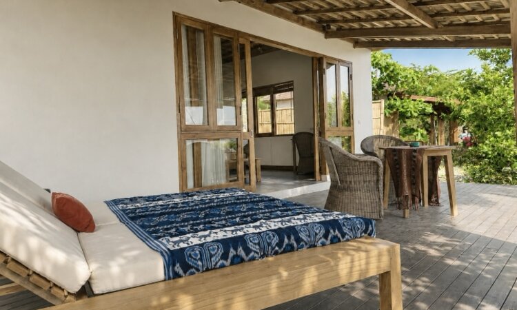 Indonesien, Alor Tanapi Dive Resort: Deluxe Bungalow mit Terrasse