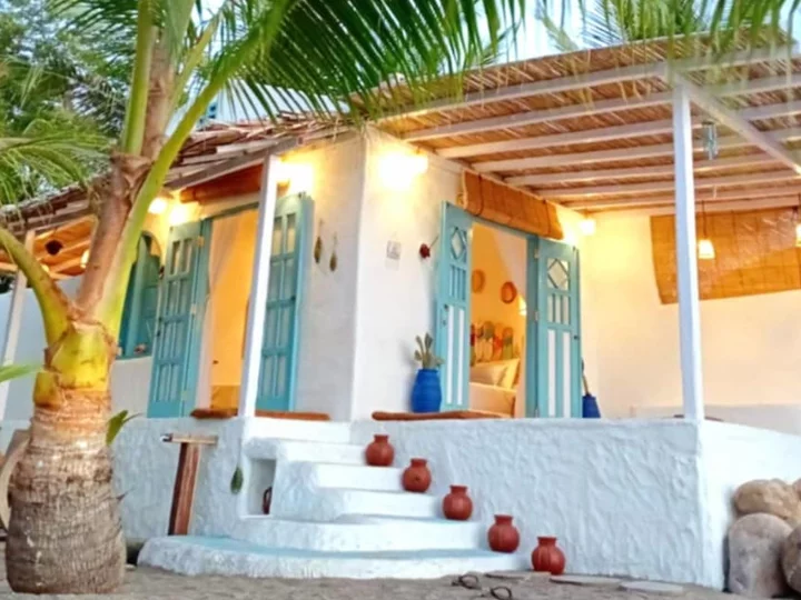Island of Flores, Coconut Garden Beach Resort: Beach House outside