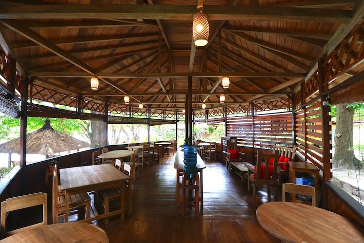 Sulawesi: Pulisan Jungle Beach Resort - Resort Restaurant
