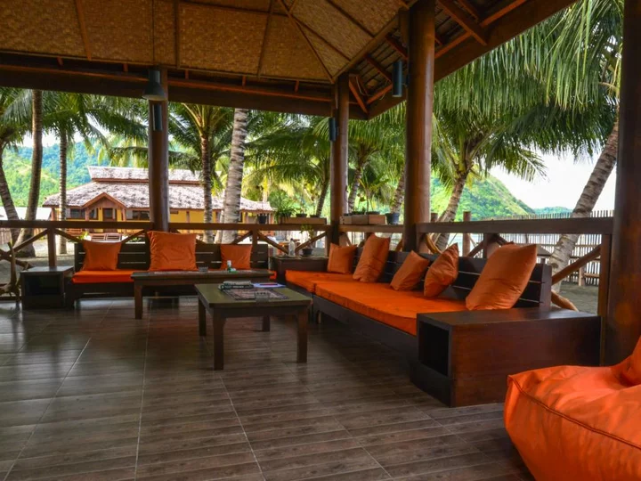 Ausblick aufs Meer vom Tompotika Dive Lodge Restaurant