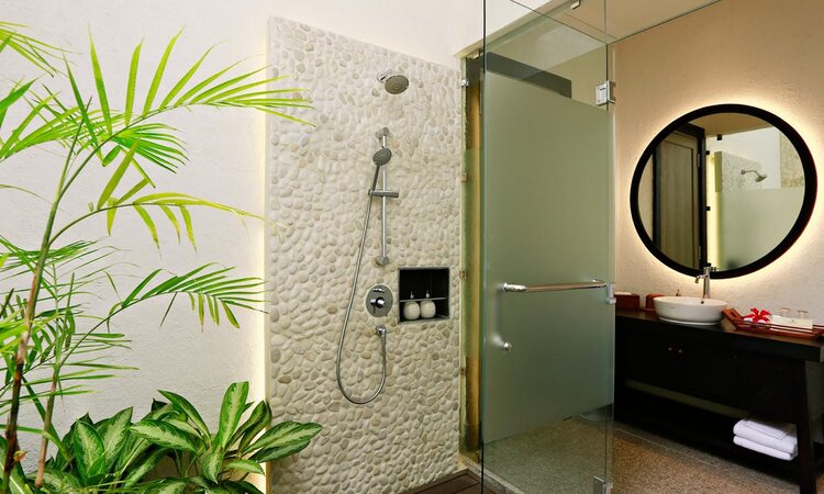  Sulawesi Lembeh Resort: Premium Luxury Cottage, bathroom