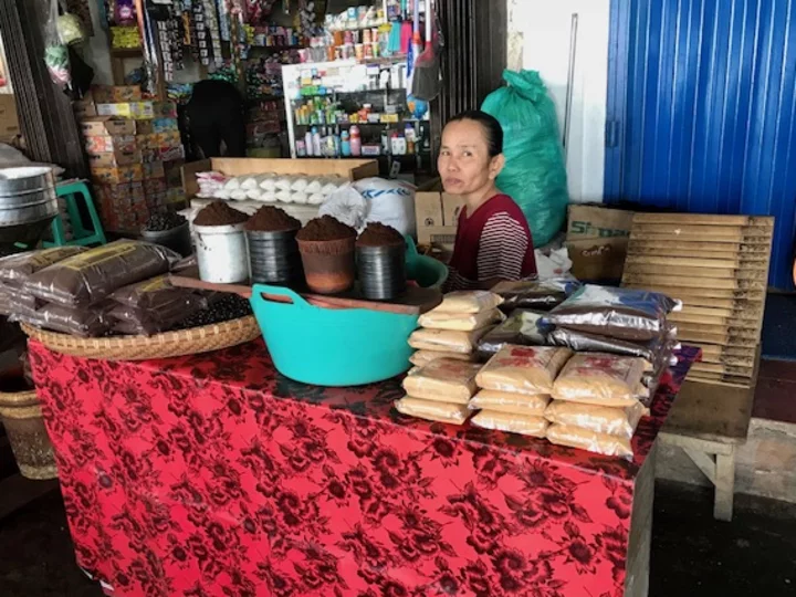 Sulawesi: Toraja Kaffee - Verkauf auf Markt