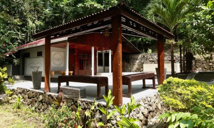 Sulawesi: Pulisan Jungle Beach Resort - Dive Center Exterior View