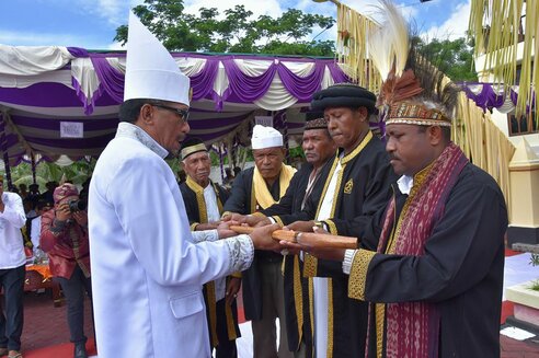 Molukken, Gewürzinseln I Moluccas, Spice Islands: Ratib Taji Besi Ritual, Tidore Festival