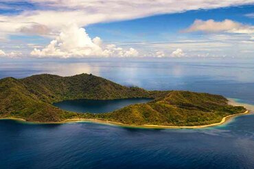 Insel Satonda mit Binnensee, Sumbawa/ Indonesien