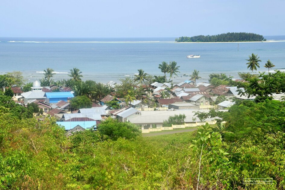 Molukken Gewürzinsel Morotai: Ausblick auf die einsame Insel Tabailenge