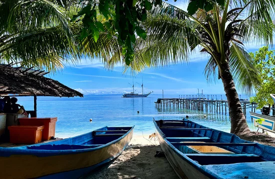 Misool; Saling Adventure Tour