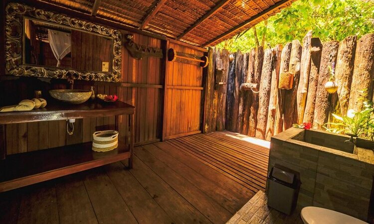 Raja Ampat Biodiversity Nature Resort: Deluxe Bungalow Bathroom