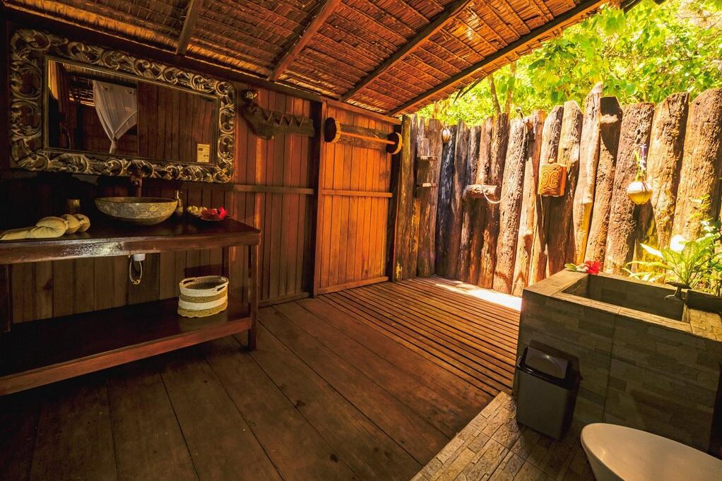 Raja Ampat Biodiversity Nature Resort: Deluxe Bungalow Bathroom