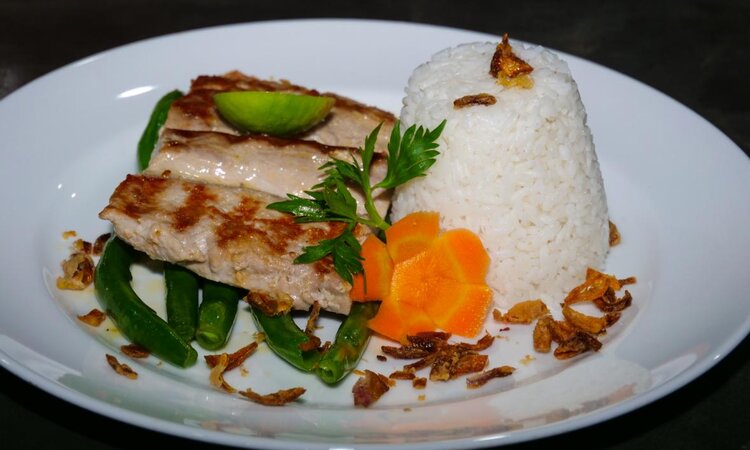 Sulawesi: White Sands Beach Resort Lembeh - Abendessen im Resort Restaurant