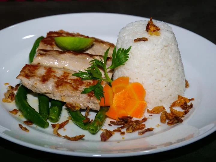 Sulawesi: White Sands Beach Resort Lembeh - Dinner in resort restaurant