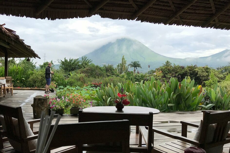 Sulawesi: View of the Lokon volcano in the Minahasa highlands