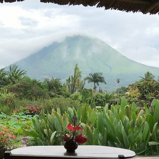 Ost-Indonesien - Sulawesi: Ausblick auf den Lokon Vulkan