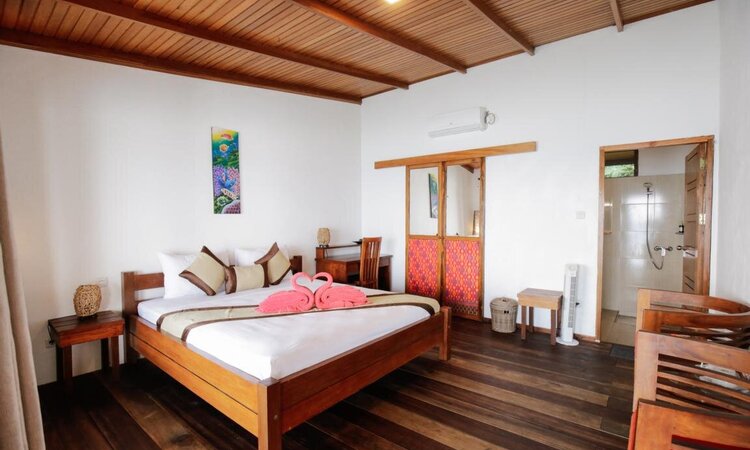  Sali Bay Resort, Molukken: Divers Lodge Zimmer, Innenansicht