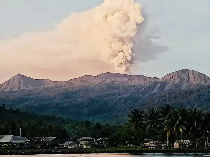 Indonesia, Moluccas: Dukono mountain panorama, Halmahera