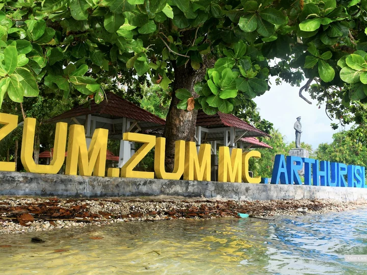 Moluccas, Morotai: Zumzum Island with General McArthur Statue