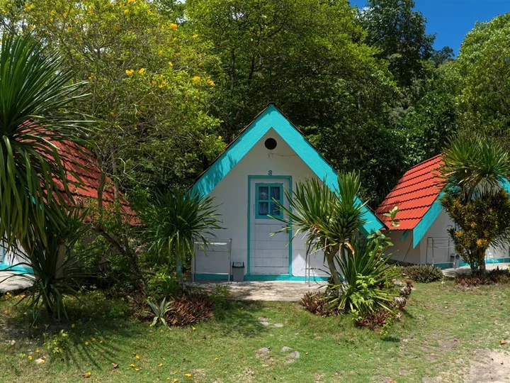 Indonesien, Sulawesi - Beach Hut Unterkunft, Insel Labengki