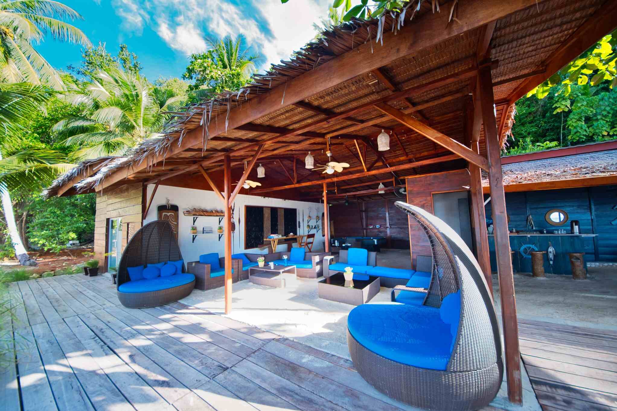  Raja Ampat: Cove Eco Resort Lounge & Beach Bar on Yeben Island