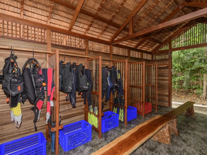 Moluccas - Halmahera: Kusu Island Resort - Drying room for diving equipment