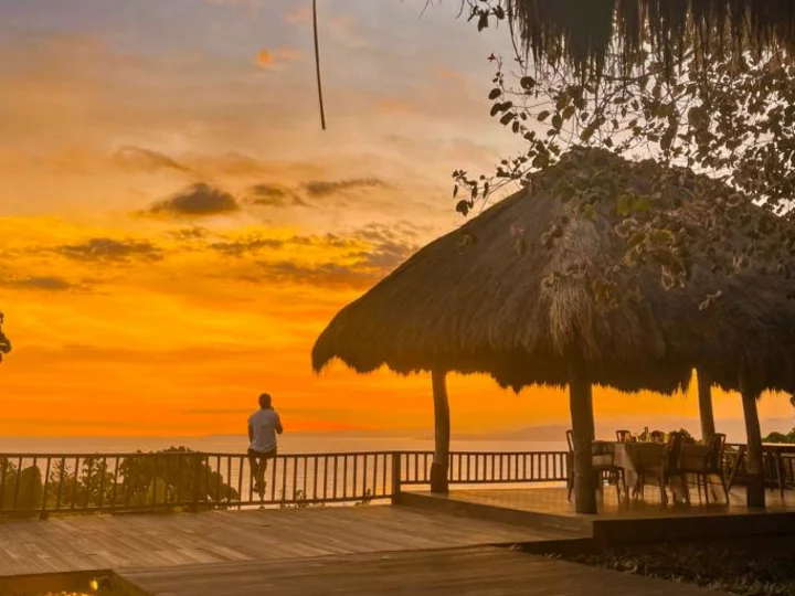 Sumba Island, Indonesia: Lelewatu Resort, resort garden at sunset