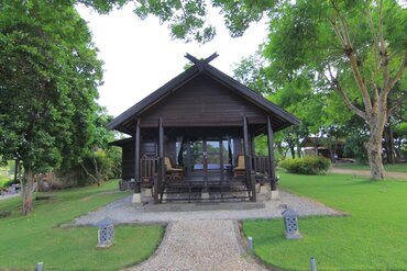 Island of Sumbawa: Bungalow in Semawa Seaside Cottages