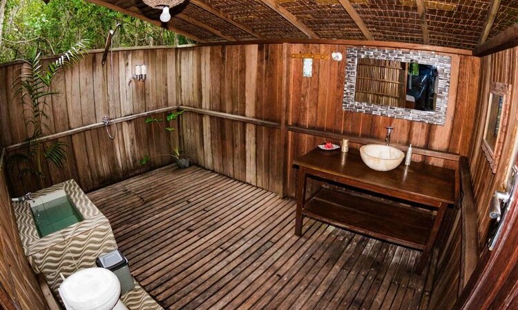 Raja Ampat Biodiversity Nature Resort: Superior Bungalow Bathroom