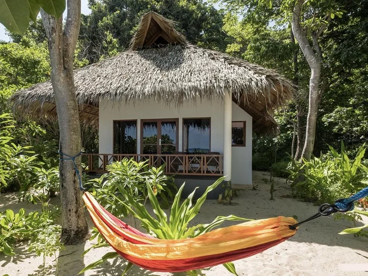 Selayar Dive Resort, Sulawesi: Deluxe bungalow with hammock