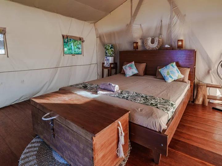 Sulawesi, Buka-Buka Island, Reconnect Resort: Glamping Hut inside