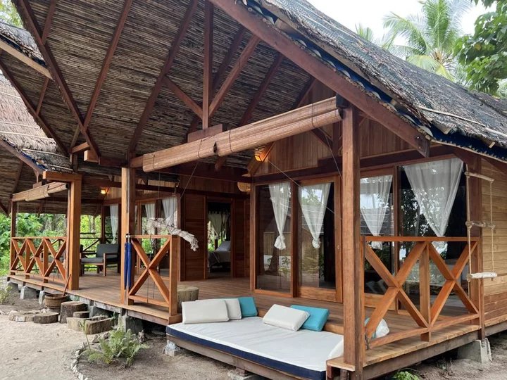 Metita Beach & Dive Resort - Molukken, Morotai: Family Cottage, Terrasse