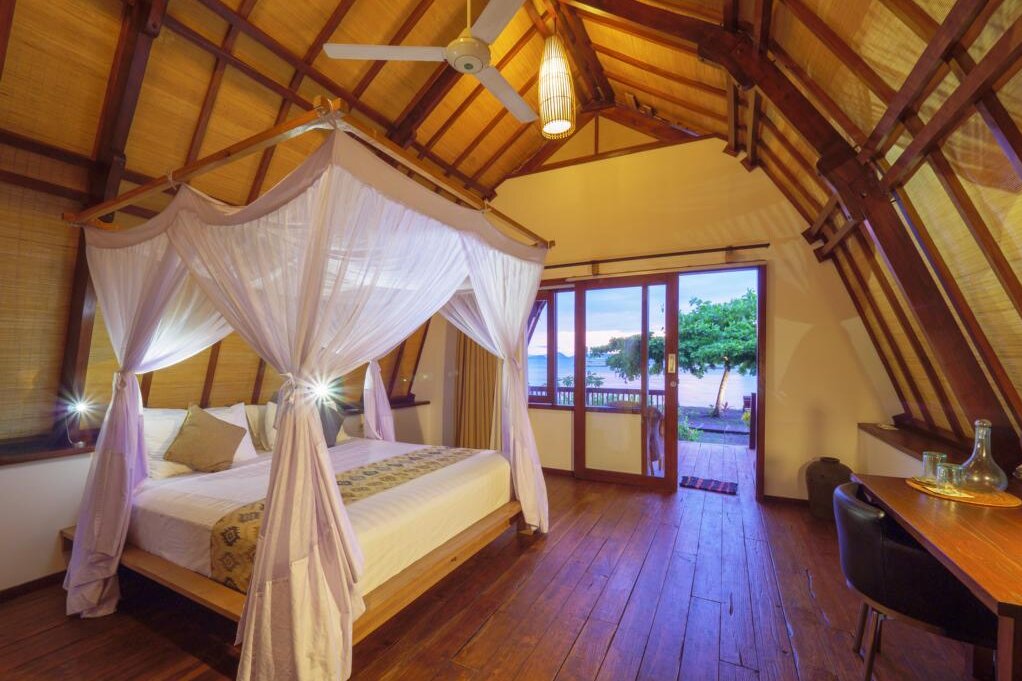 Deluxe Bungalow Doppelzimmer - Innenansicht: Komodo Resort, Komodo Nationalpark