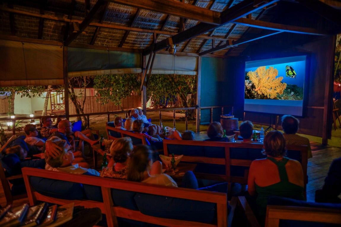 Insel Sulawesi: Filmnacht im Siladen Resort & Spa