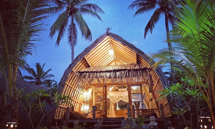 Beach Cottage Außenansicht: Coconut Garden Beach Resort, Insel Flores