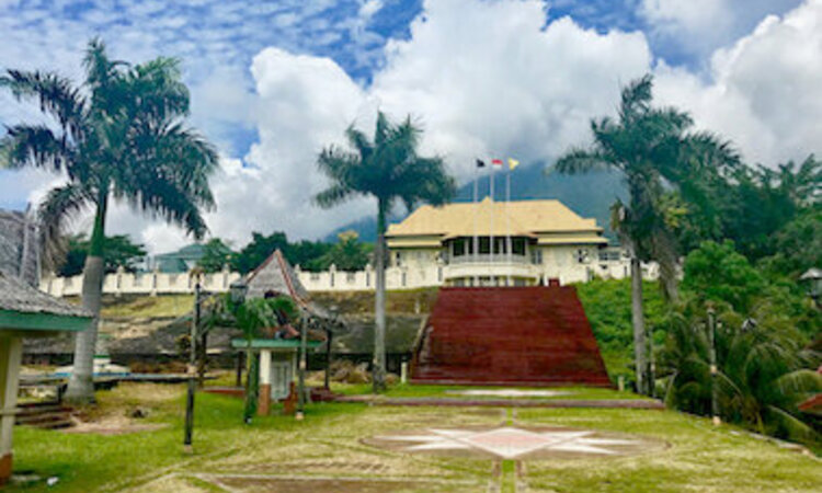 Moluccas, Spice Island Ternate: Sultan Palace