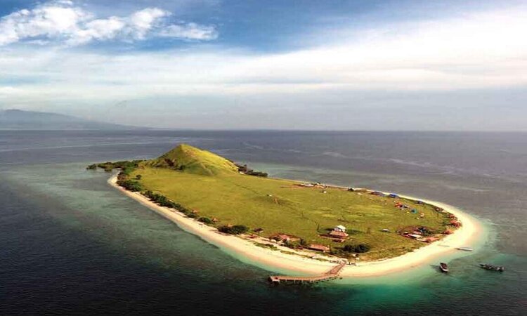 Indonesia, Lesser Sunda Island Sumbawa: View of Kenawa Island