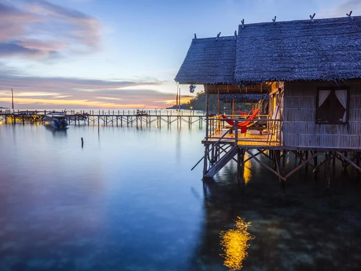 Papua Explorers Dive Resort: Waterbungalow exterior view