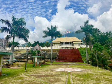 Moluccas, Spice Island Ternate: Sultan's Palast