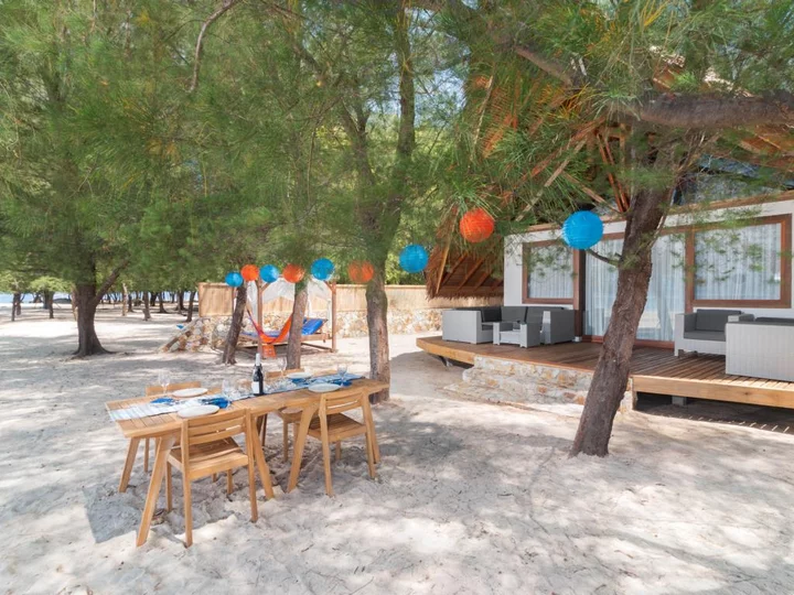 Saronde Island Resort, Sulawesi: Exterior view