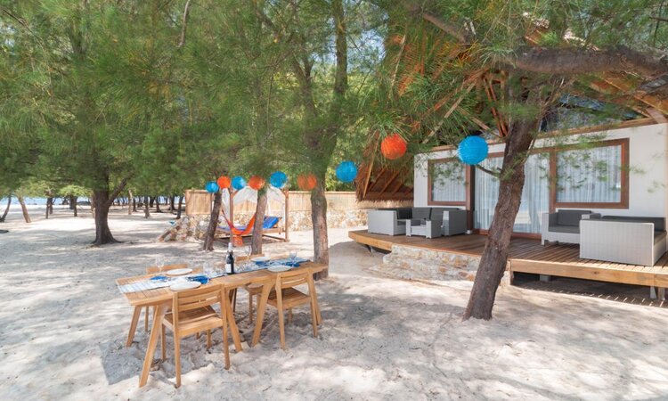 Saronde Island Resort, Sulawesi: Exterior view