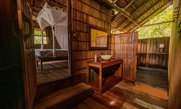 Raja Ampat Biodiversity Nature Resort: Raja Ampat Cottage Bathroom