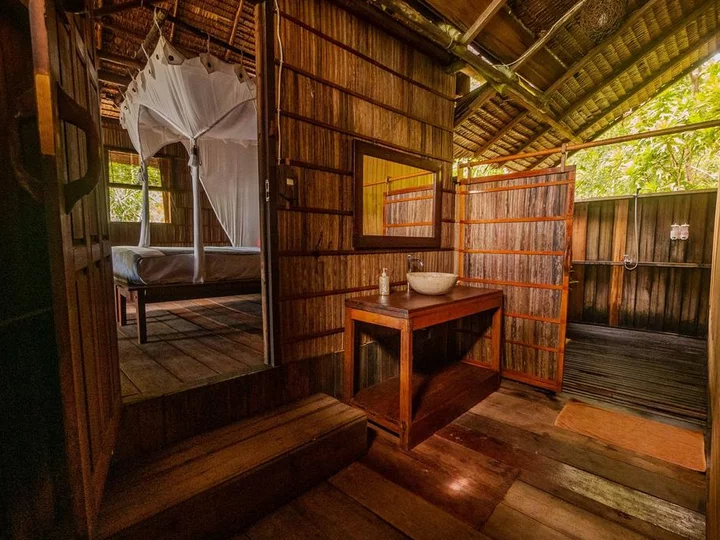 Raja Ampat Biodiversity Nature Resort: Raja Ampat Cottage Bathroom