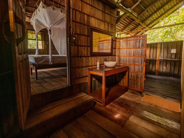 Raja Ampat Biodiversity Nature Resort: Standard Cottage Bathroom