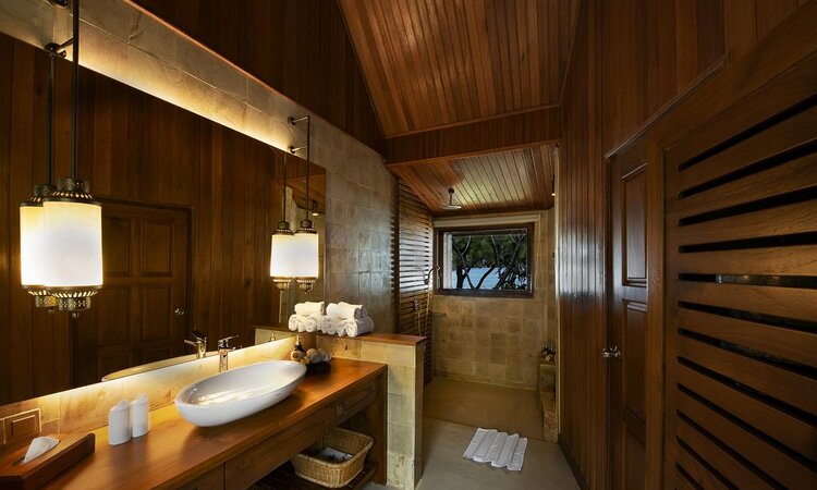 Deluxe Minahasa Bungalow Bathroom, Gangga Island Resort & Spa