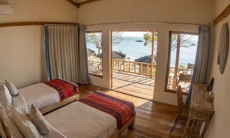Twin Bed Room with Ocean View, Sea View Bungalow: Kalimaya Dive Resort, Sumbawa Island/ Indonesia