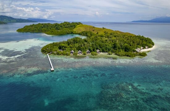 Moluccas - Halmahera: Kusu Island Resort from bird's perspective