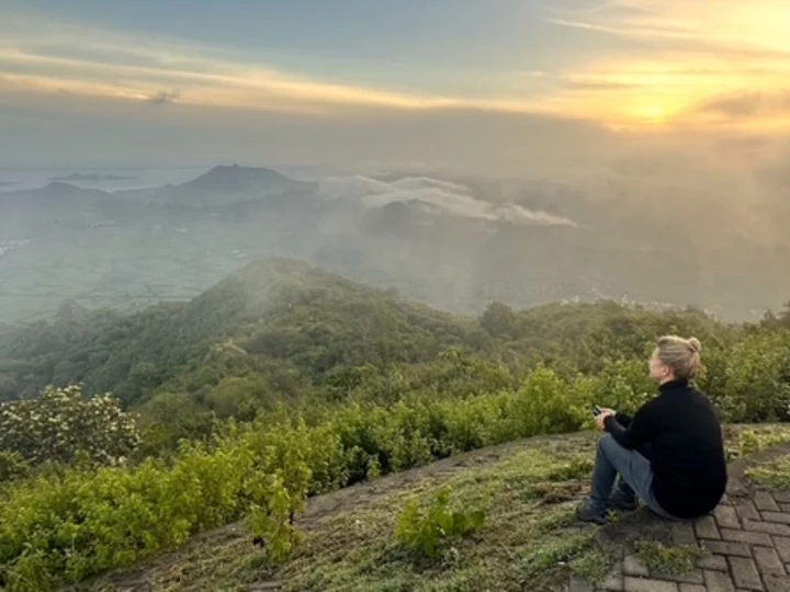 Lesser Sunda Islands, Sumbawa: Sunrise with View over Sumbawa Island World