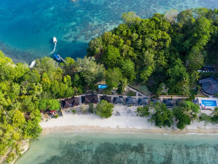 Sulawesi: White Sands Beach Resort Lembeh - Resort aus Vogelperspektive