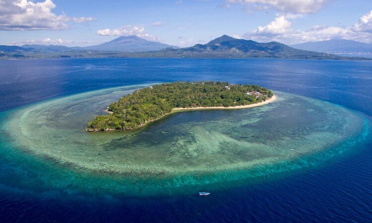  Siladen Island, Bunaken Marine Park, North Sulawesi