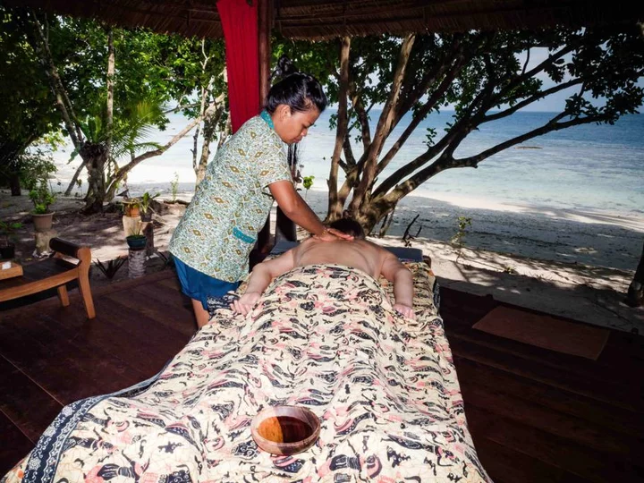 Raja Ampat Biodiversity Nature Resort: Spa with Ocean View