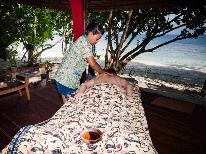 Raja Ampat Biodiversity Nature Resort: Spa with Ocean View