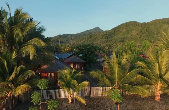  Central East Sulawesi: Tompotika Dive Lodge